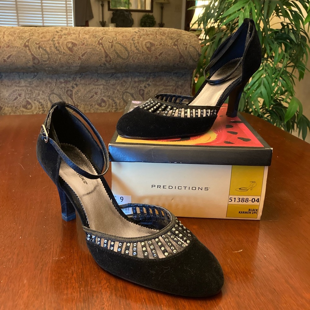 Predictions Black Velvet with rhinestones accents 3”Heels. Size 9 New in box
